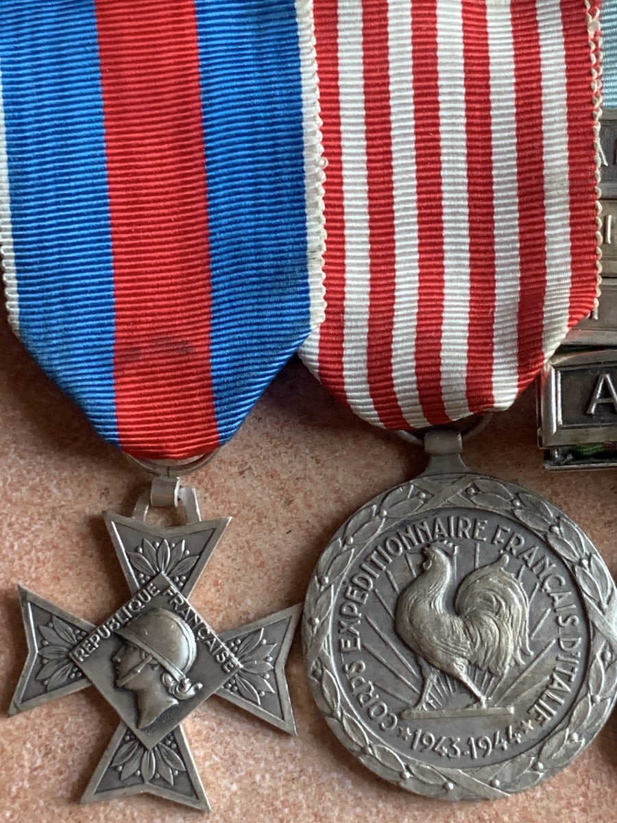 Set Of 9 Decorations World War II And Algeria.-photo-4