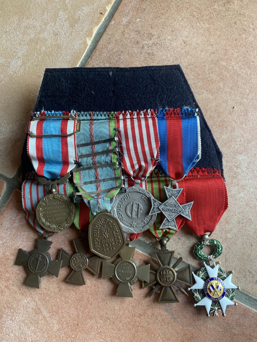 Set Of 9 Decorations World War II And Algeria.-photo-6