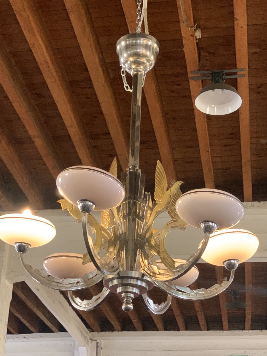 Large Art Deco Chandelier With Parrots