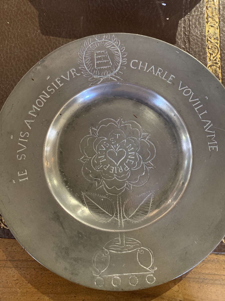 Eighteenth-century Pewter Votive Plate Dedicated To Saint Anne