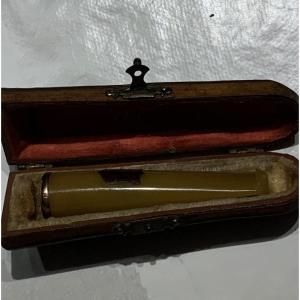 Fume cigarette ambre et vermeil