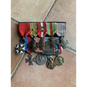 Ensemble de 9 décorations deuxième guerre mondiale et Algérie .