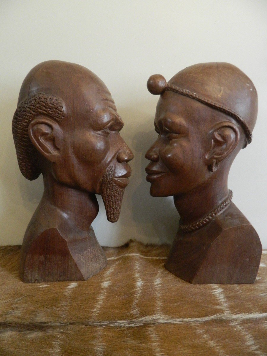 Paire De Grandes Têtes Africaines En Bois Sculpté-photo-2