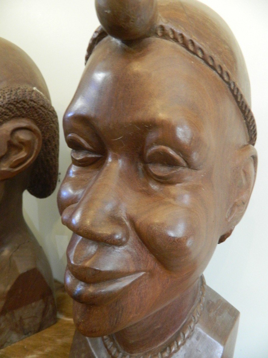 Paire De Grandes Têtes Africaines En Bois Sculpté-photo-4