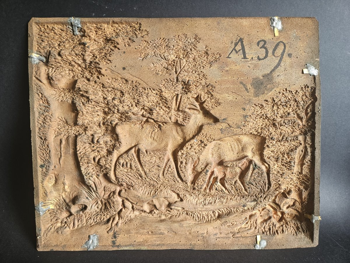 Paire de plaques en cuivre repoussé à motifs de chasse avec cerf et chevreuil, 19ème siècle-photo-5