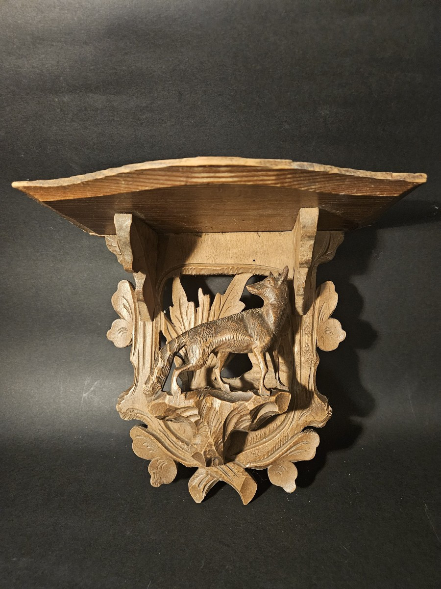 Petite console en bois sculpté Forêt Noire