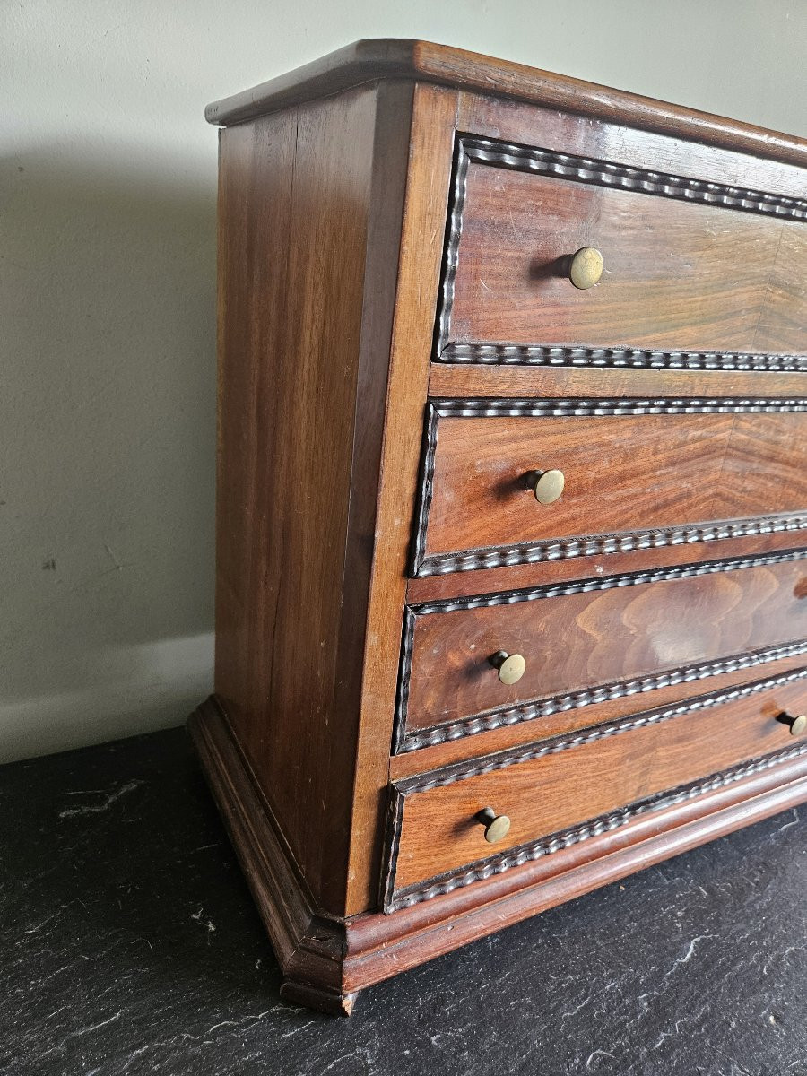 Commode ou chiffonière miniature de maitrise en noyer, 19ème-photo-4