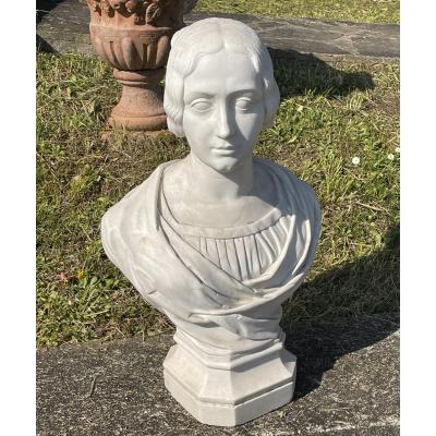 Bust En Marble