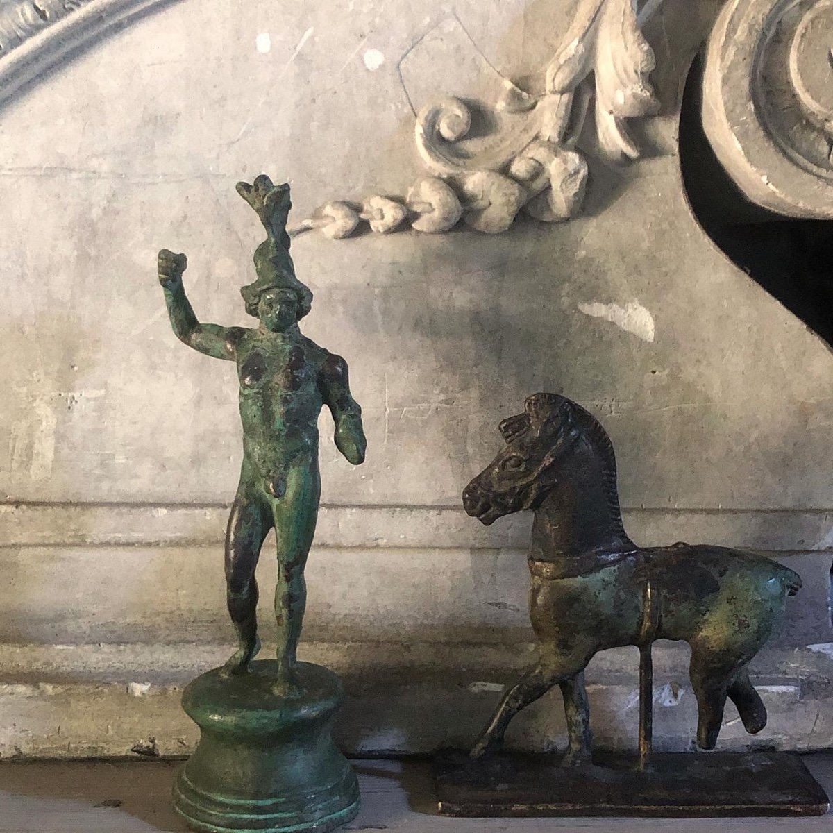 Statuettes Of A Greek Warrior And An Olympian Horse/bronze/twentieth-photo-1