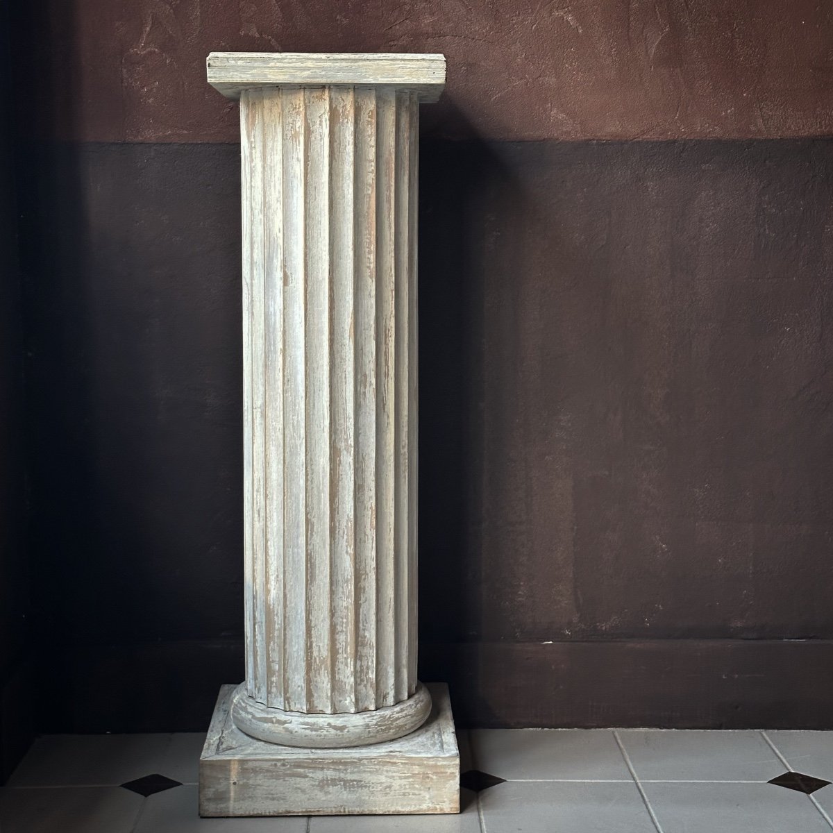 1 Fluted Wooden Column Late 19th Century-photo-2