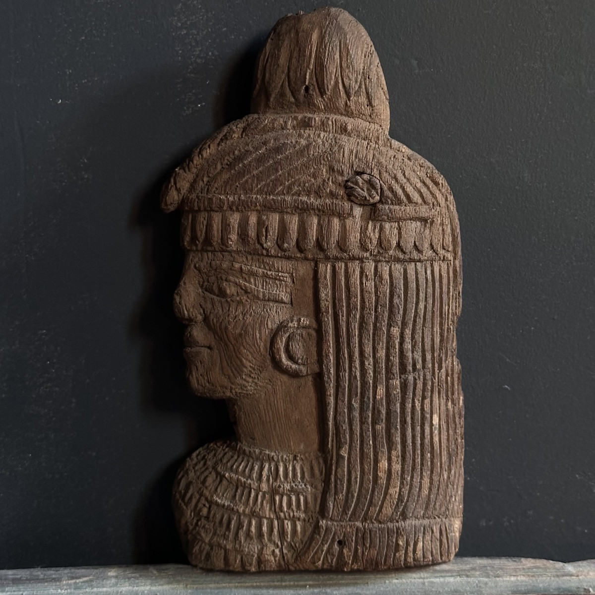 Duo Of Egyptian Goddesses / 20th Century Granite Cast And 19th Century Wood Sculpture-photo-3