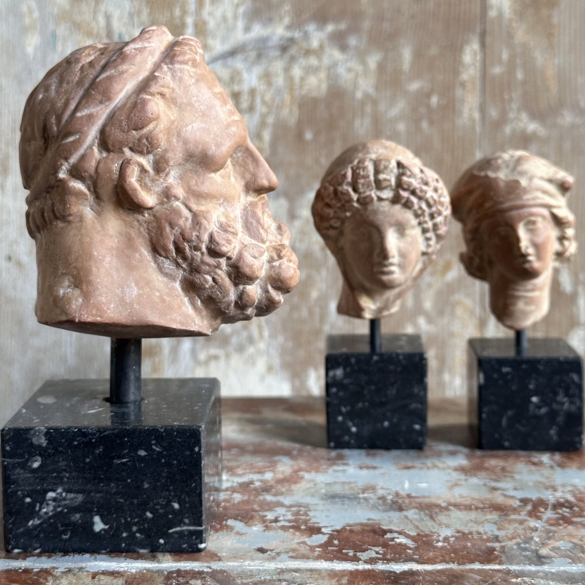 Tryptique Heads Of Divinities Terracotta/reproduction Hellenistic Art /early 20th Century-photo-1