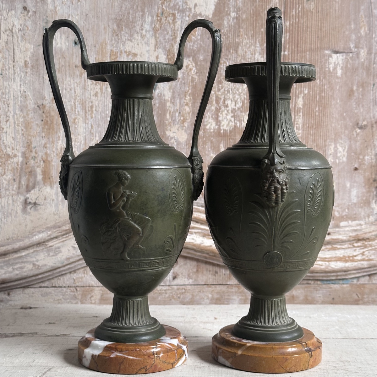 Paire Vases à l’Antique en régule sur socle marbre Début XXe-photo-4