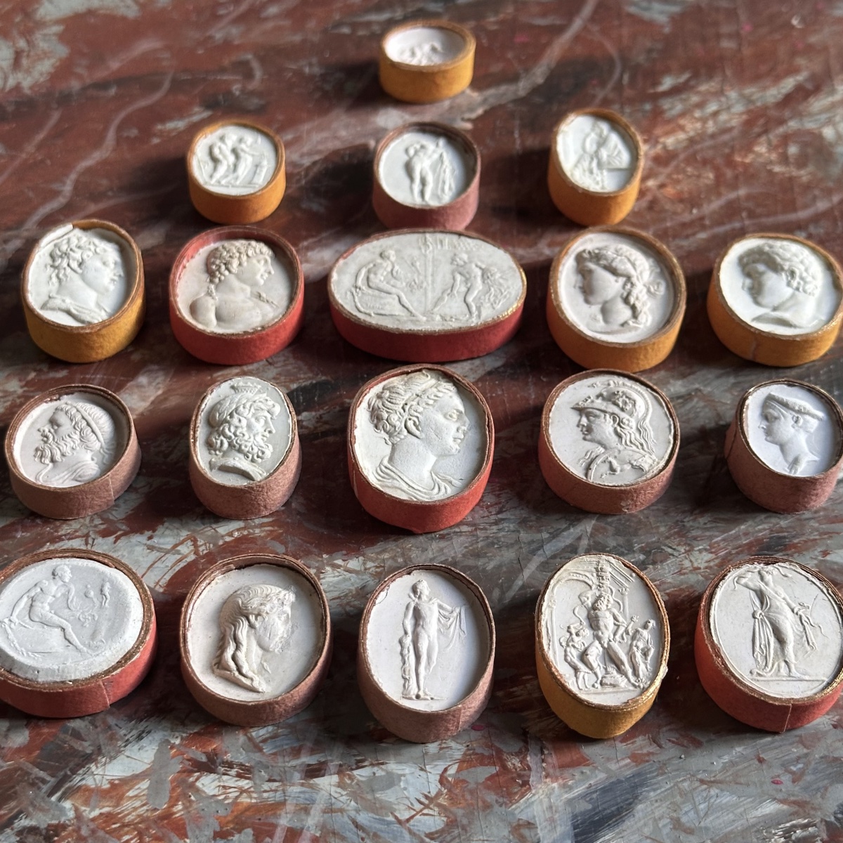 Lot Of 19 Plaster Casts Of «intaglios»italy Circa 1800-photo-5