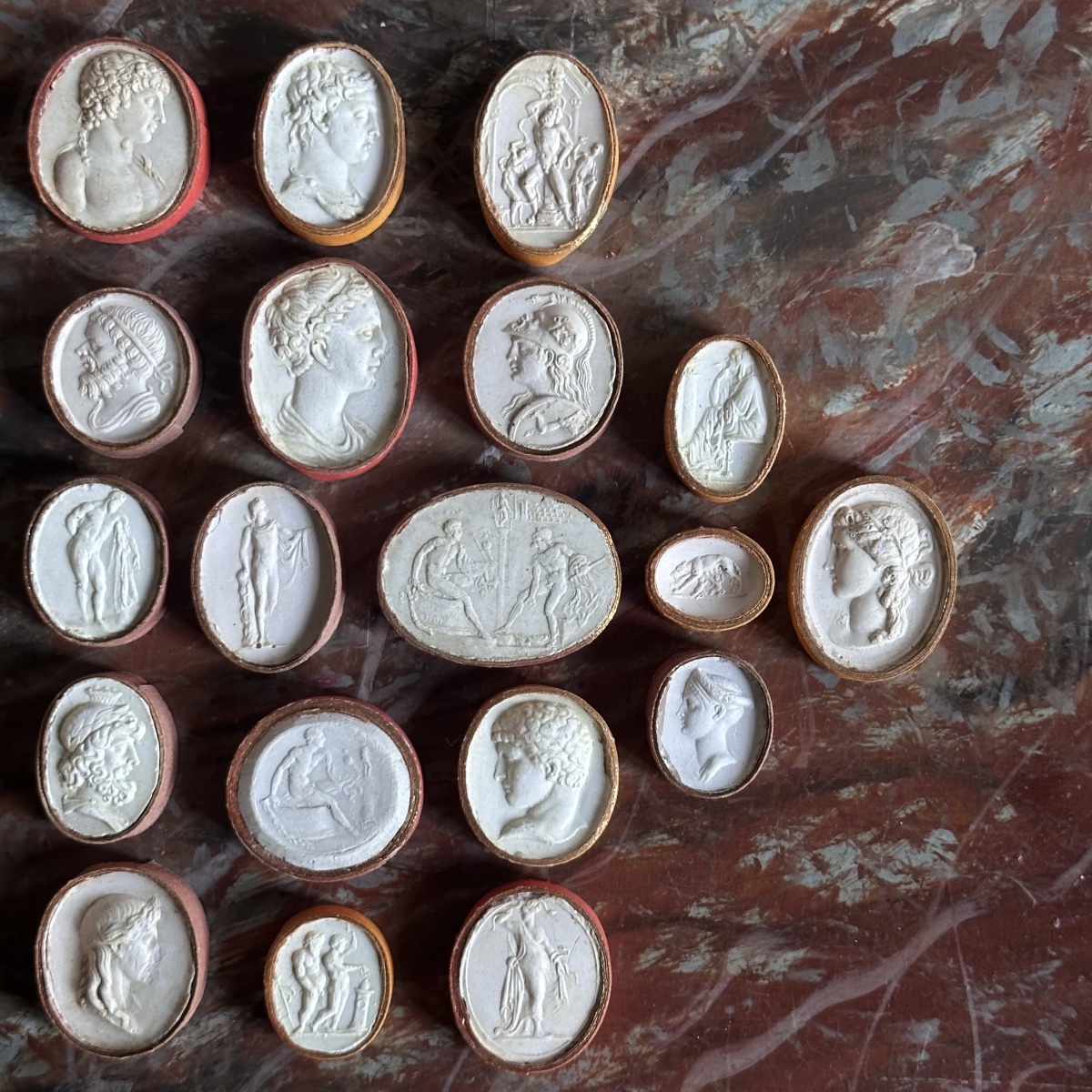 Lot Of 19 Plaster Casts Of «intaglios»italy Circa 1800