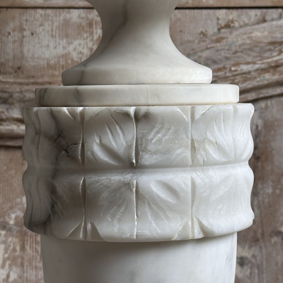 Pied de Lampe forme balustre en Albâtre sculpté XXe-photo-2
