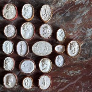 Lot Of 19 Plaster Casts Of «intaglios»italy Circa 1800