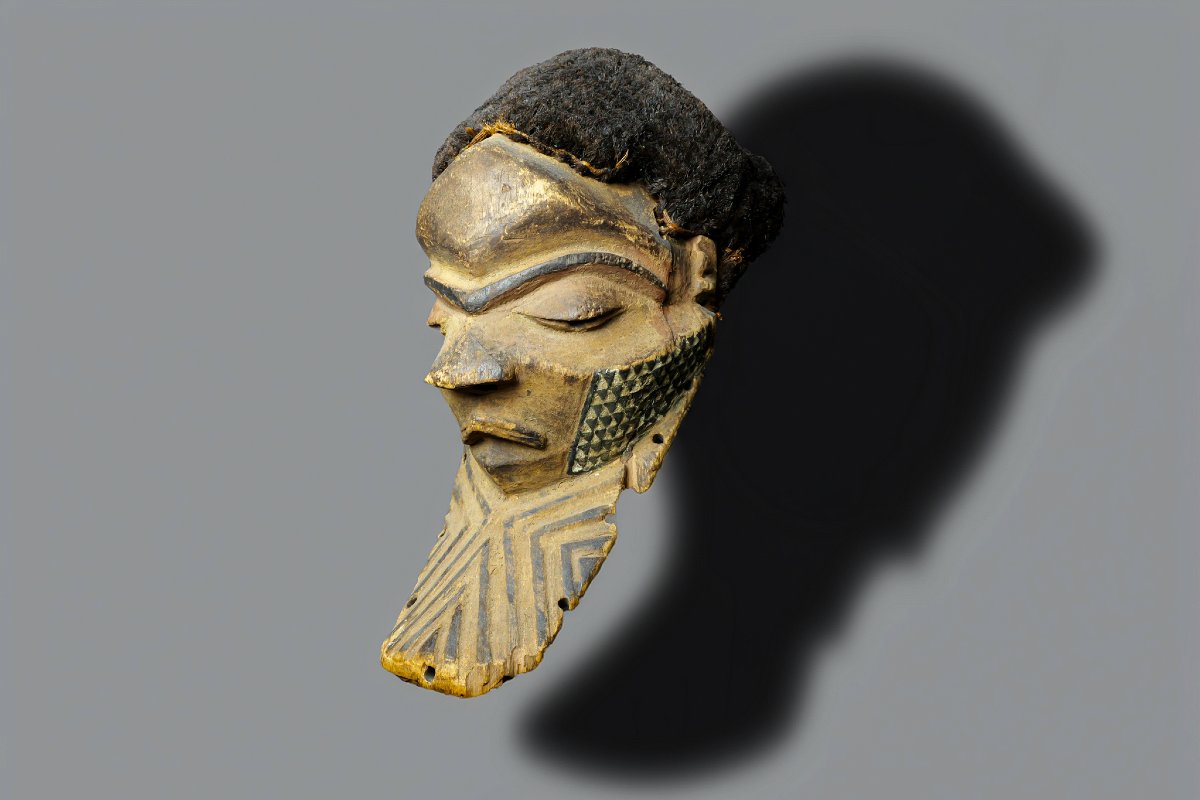 Masque MUYOMBO - PENDE / RDC-photo-1
