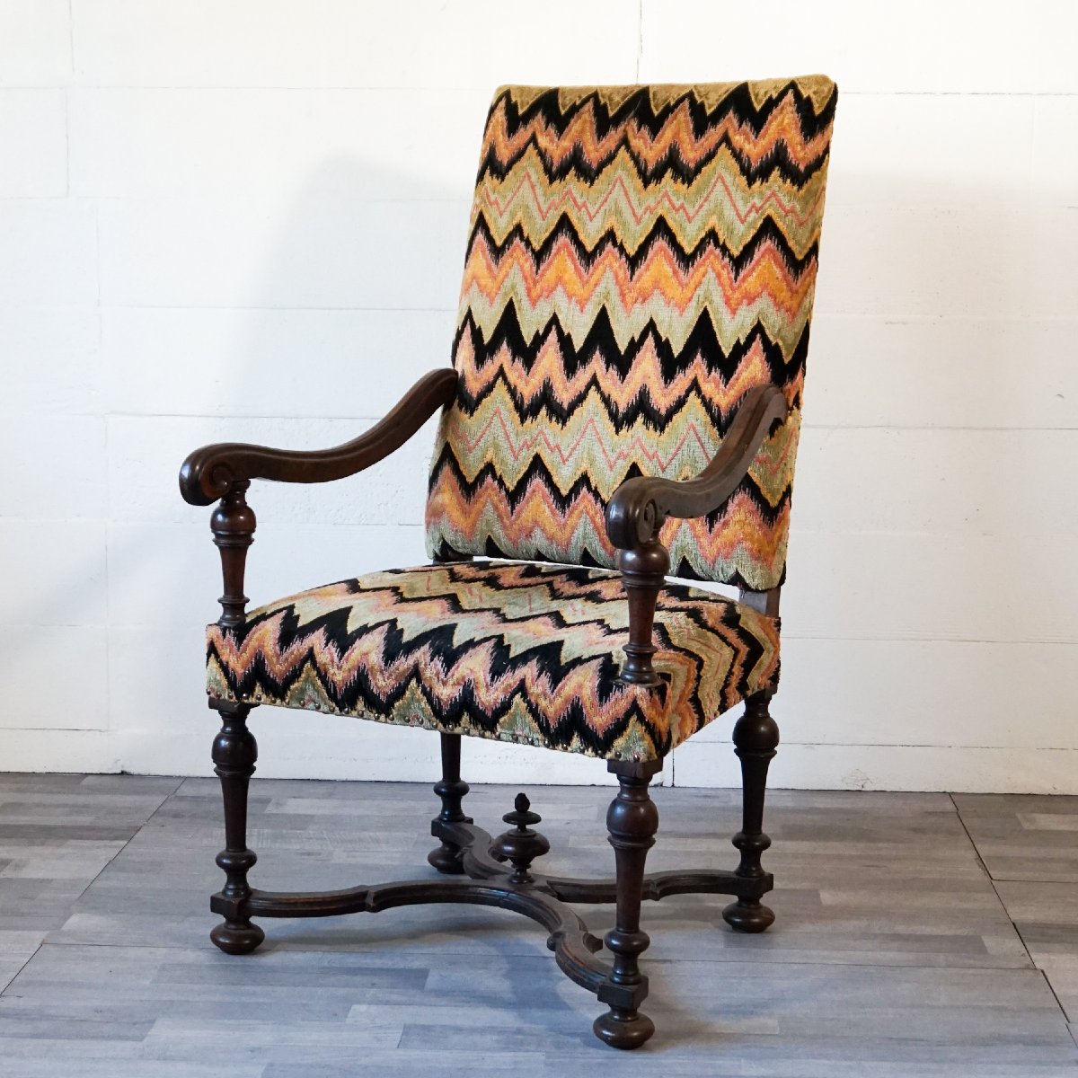 18th Century Italian Walnut Armchair With Zigzag Upholstery-photo-2