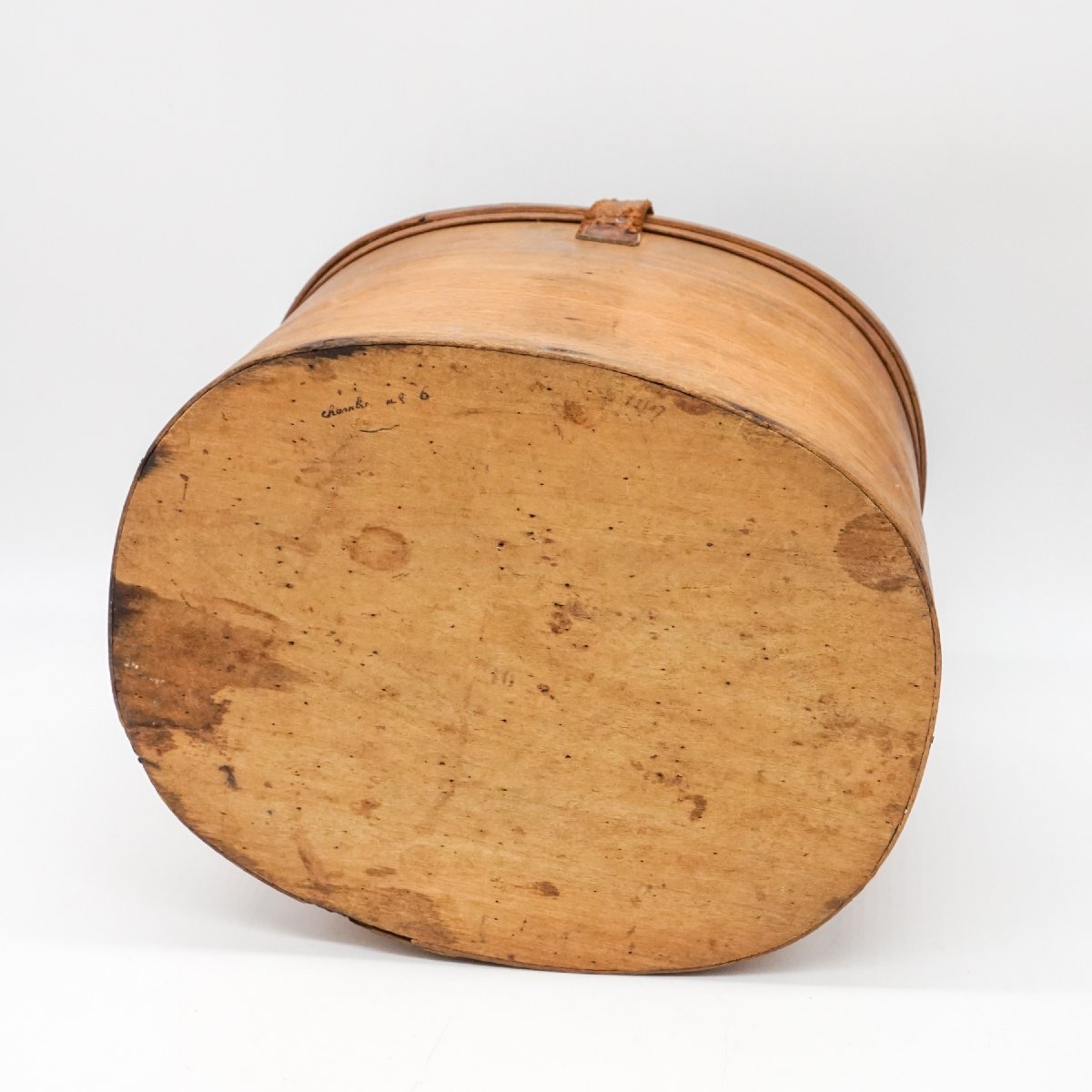Boîte à chapeau ovale en bois cintré avec couvercle en cuir, France XIXe siècle-photo-3