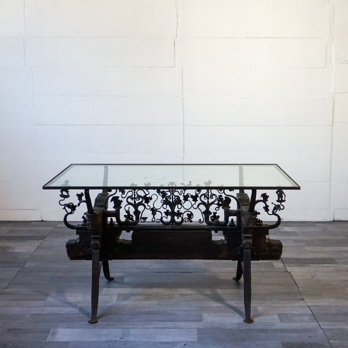 Glass-top Table Made From An Antique Sicilian Cart Ironwork – Late 19th / Early 20th Century-photo-3