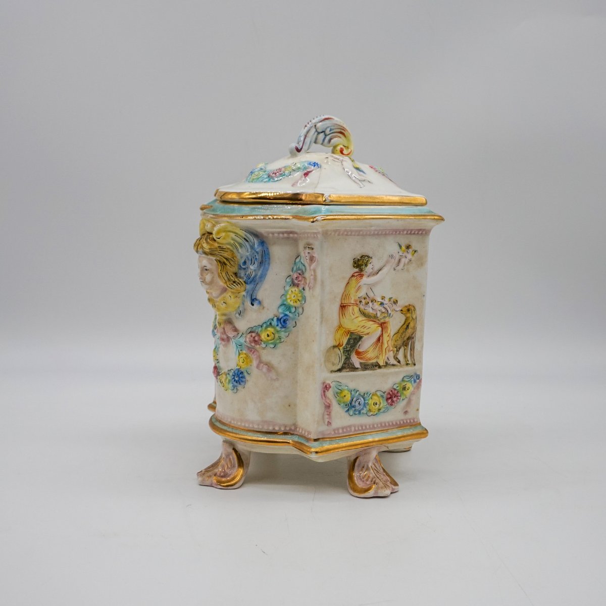Vase Capodimonte avec couvercle en porcelaine – Italie, XXe siècle-photo-3