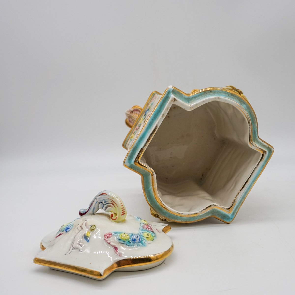 Vase Capodimonte avec couvercle en porcelaine – Italie, XXe siècle-photo-5