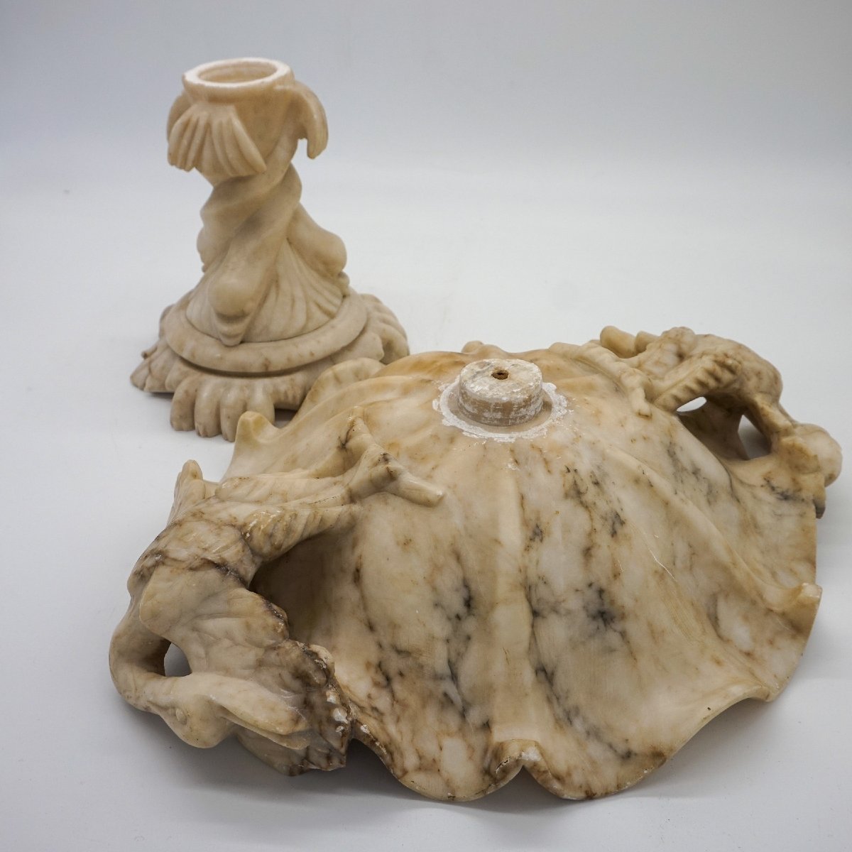 Large Hand-carved Volterra Alabaster Centerpiece With Shell And Dolphin Motifs – Italy, 20th-photo-4