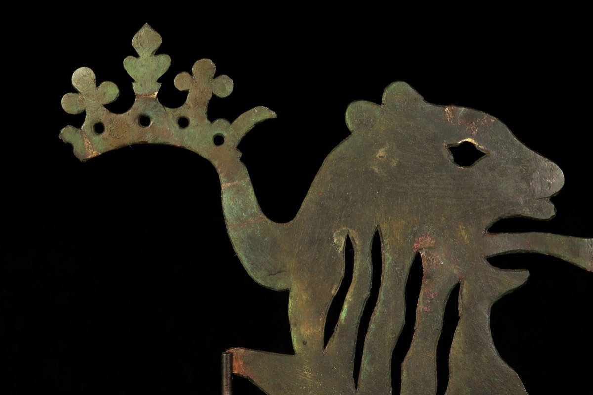 Ancien Vestige d'Enseigne En Laiton, Travail Du XVIIIeme Siècle / Couronne Lion Art Populaire-photo-1