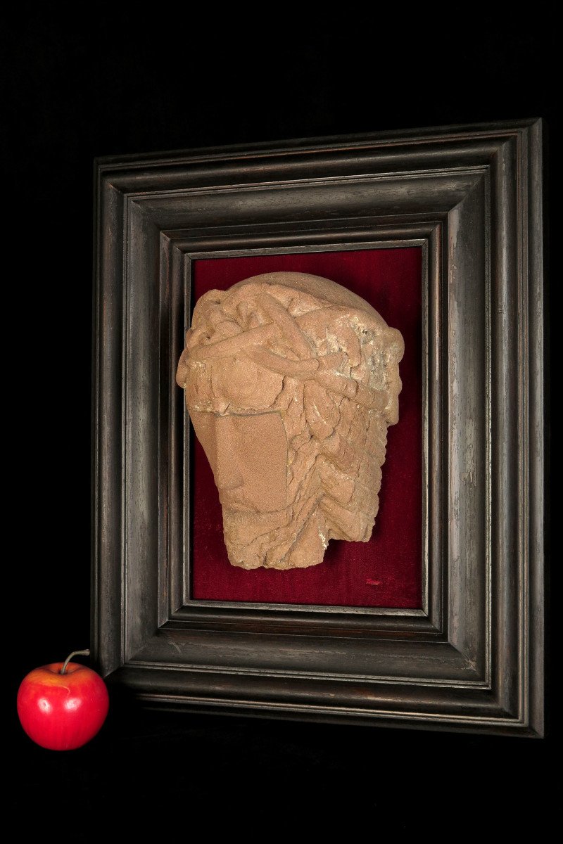 Interesting Vestige Of Sculpture, Face Of Christ. Sculpture Made In Alsace Sandstone-photo-7