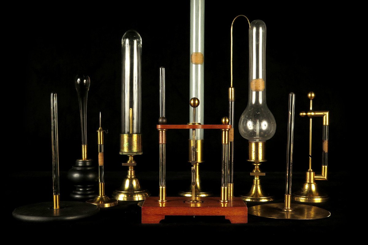 Rare Série De 11 Instruments Scientifiques Du XIXeme Siècle / Experiences Cabinet Curiosités