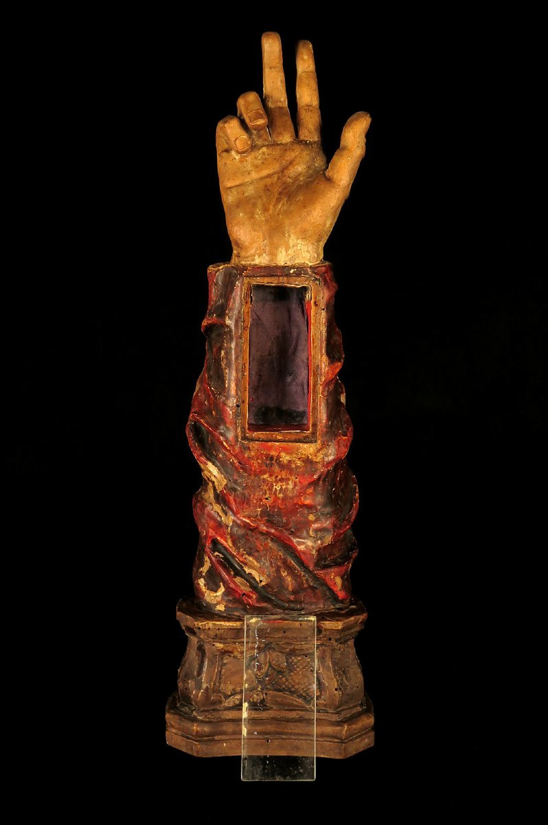 Ancien reliquaire en forme de bras, sculpture en bois polychrome du XVIIIeme siècle-photo-7