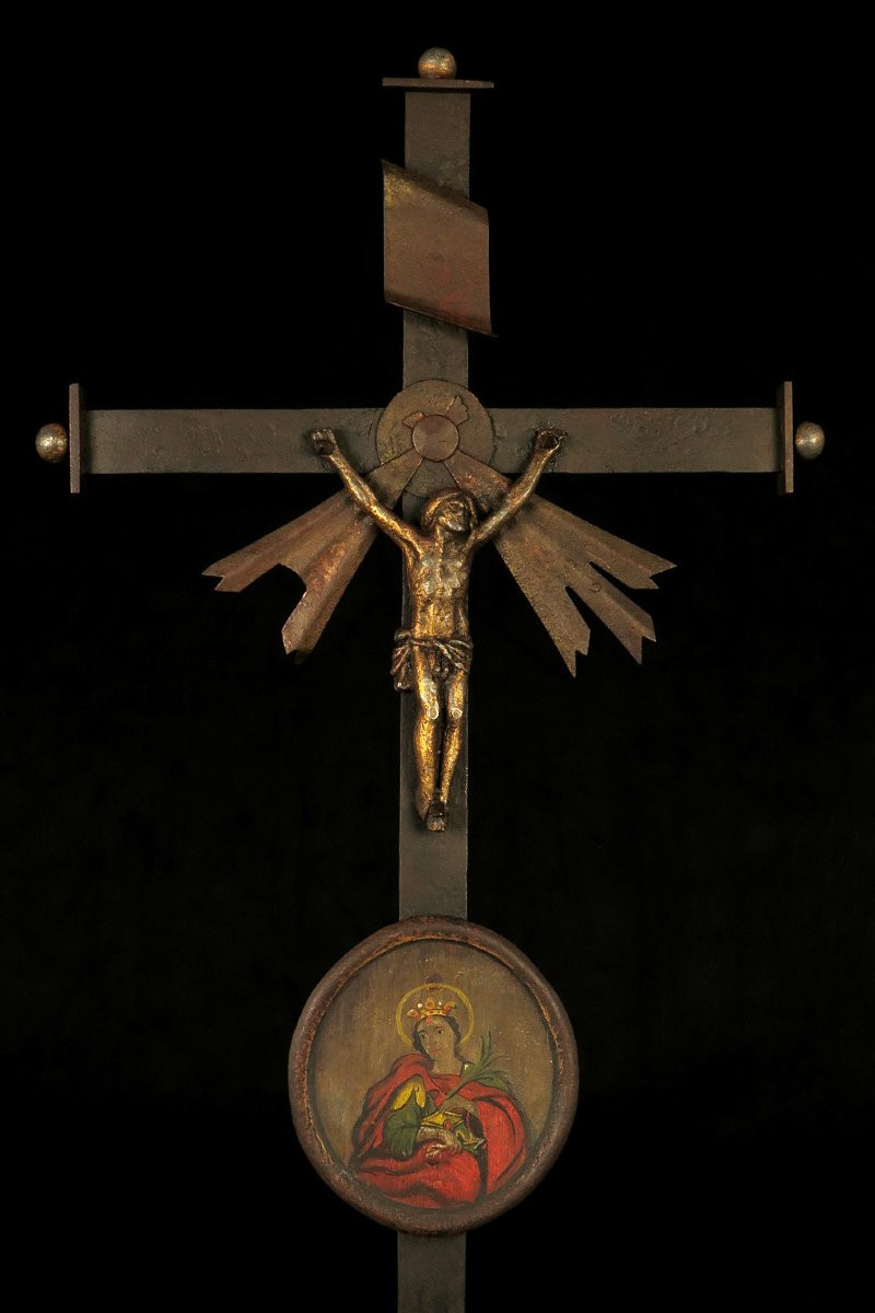 Ancienne croix d'autel en fer forgé, art populaire vers 1780 / Medaillon peinture Sainte-photo-2