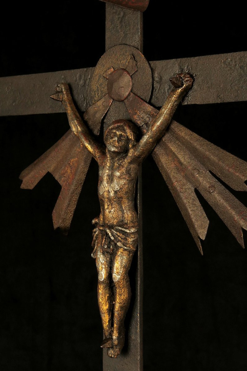 Ancienne croix d'autel en fer forgé, art populaire vers 1780 / Medaillon peinture Sainte-photo-4