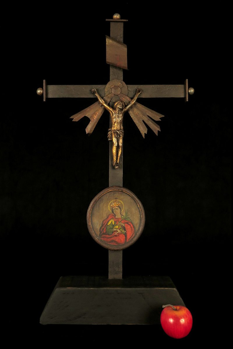 Ancienne croix d'autel en fer forgé, art populaire vers 1780 / Medaillon peinture Sainte-photo-8