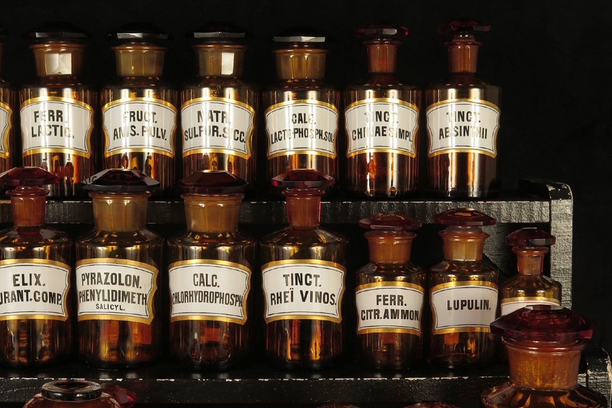 Important And Old Series Of Bottles, Pharmacy Bottles Circa 1920.-photo-3