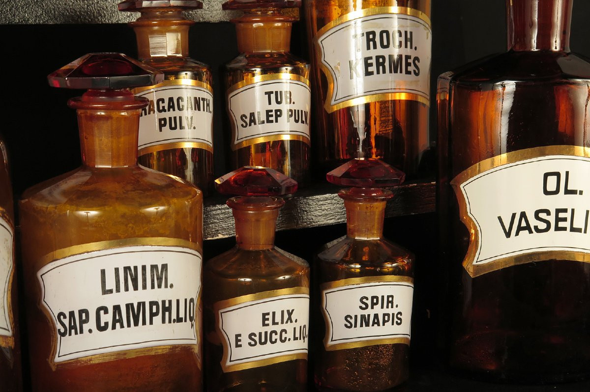 Important And Old Series Of Bottles, Pharmacy Bottles Circa 1920.-photo-4