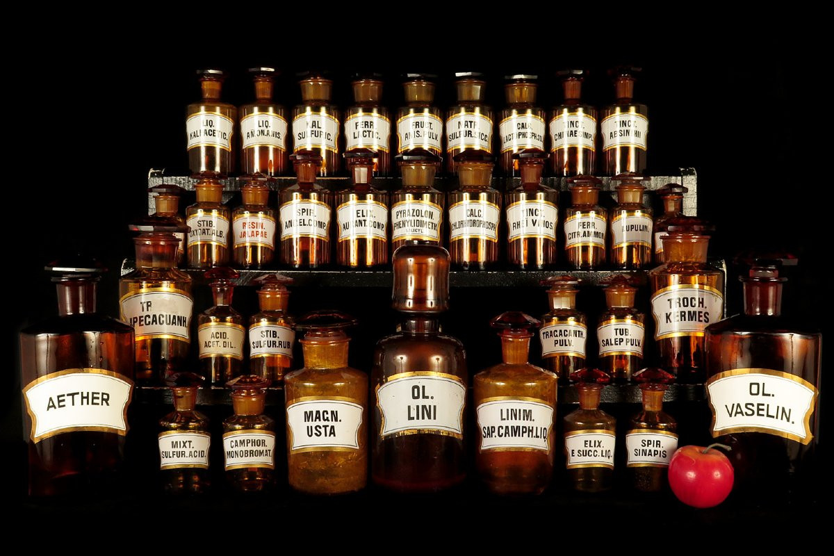 Important And Old Series Of Bottles, Pharmacy Bottles Circa 1920.-photo-8