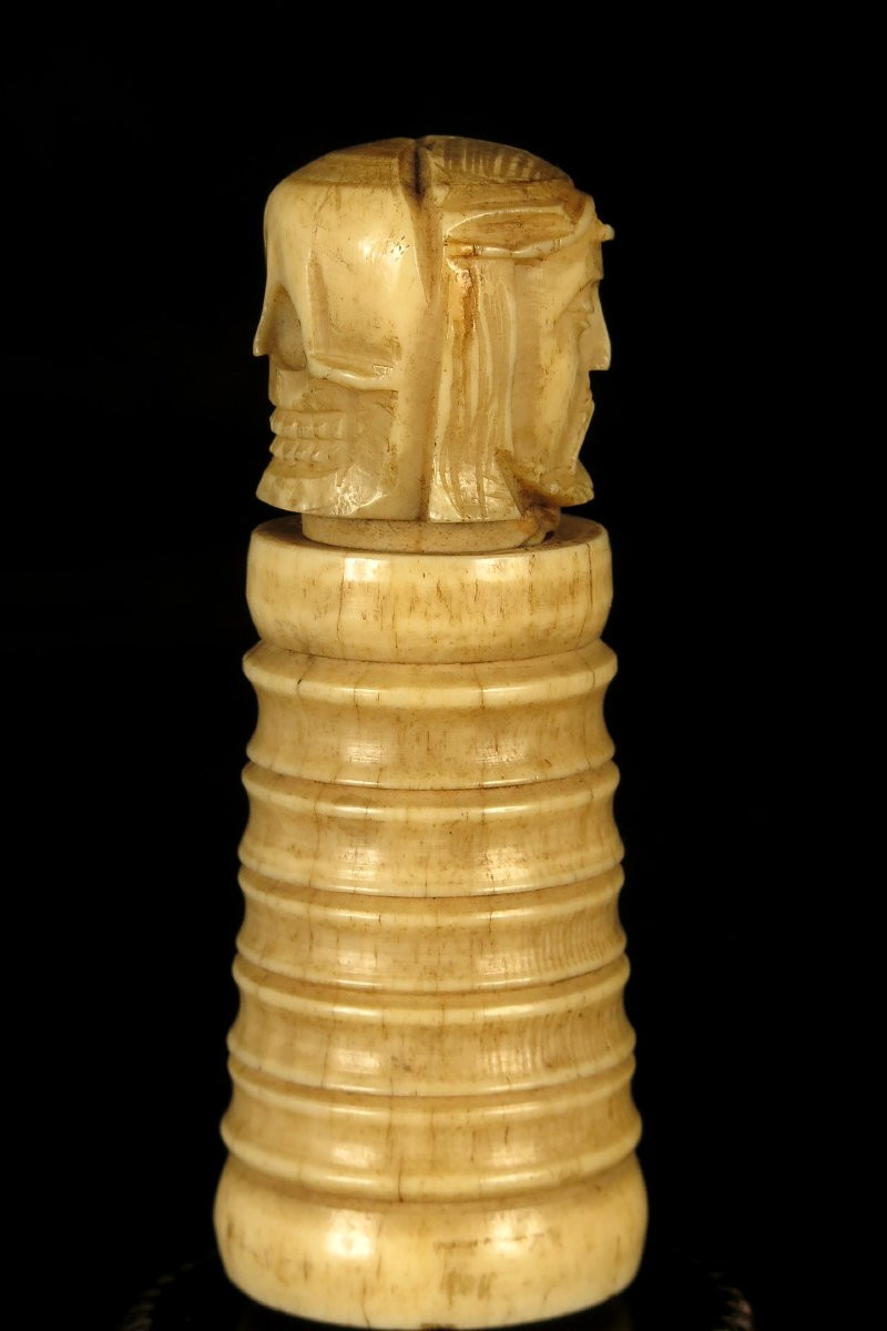 Ancienne Vanité, Memento Mori en Ivoire / Crane Christ Cabinet Curiosités-photo-4