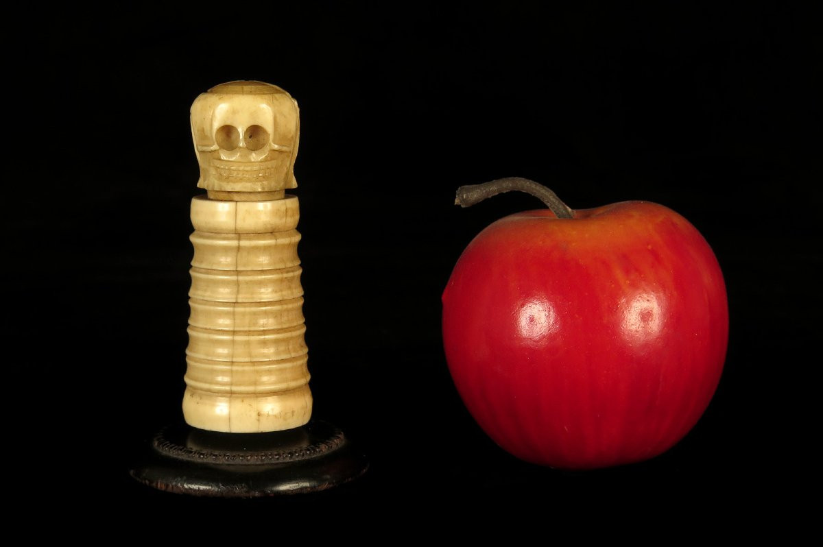 Ancienne Vanité, Memento Mori en Ivoire / Crane Christ Cabinet Curiosités-photo-8