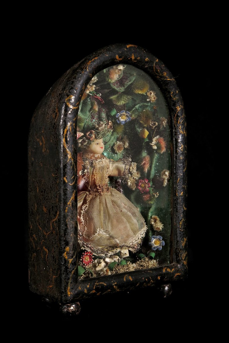 Ancien petit diorama religieux dans un coffret vitré, vers 1850 / Christ Cire Broderie-photo-4