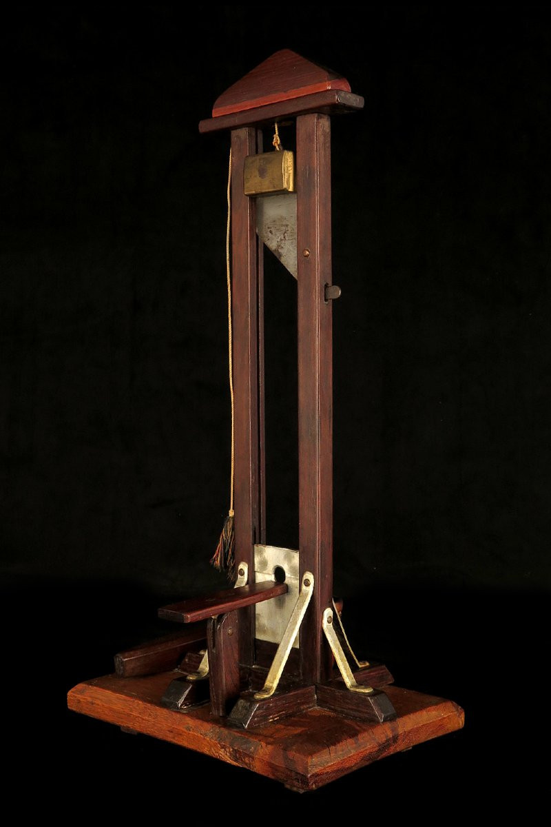 Antique Model Of A Guillotine, Folk Art Circa 1930 / Cut Cigares Oddities-photo-6