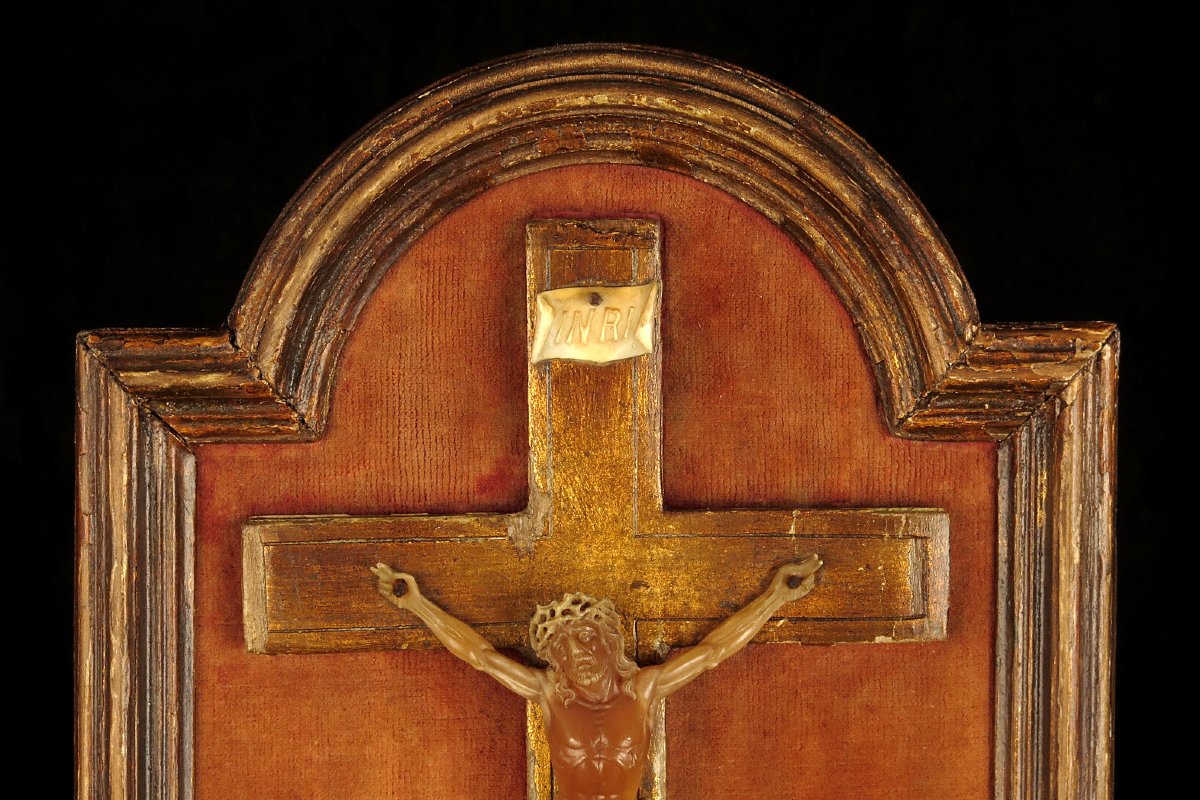 Antique Painting Of Christ On The Cross In Wax, Circa 1850.-photo-2