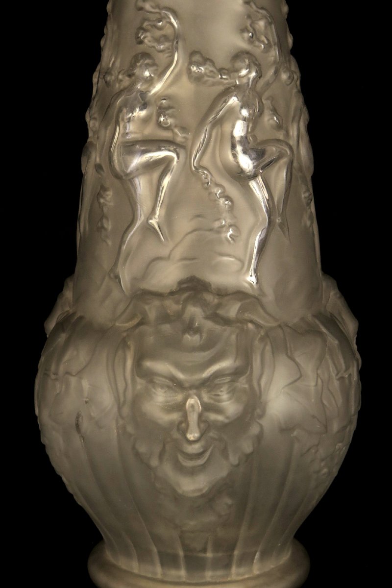 Ancien vase en verre pressé, vers 1920 / Verrerie Art Deco Espaivet à Paris Satyre Curieux-photo-2