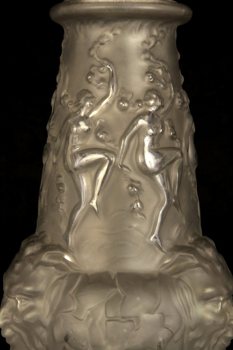 Ancien vase en verre pressé, vers 1920 / Verrerie Art Deco Espaivet à Paris Satyre Curieux-photo-4