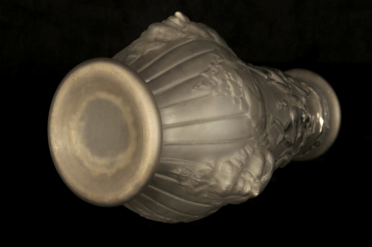 Ancien vase en verre pressé, vers 1920 / Verrerie Art Deco Espaivet à Paris Satyre Curieux-photo-6