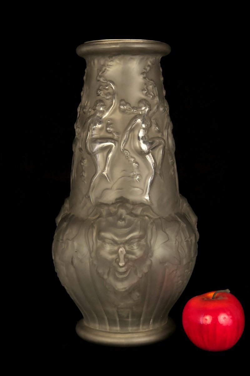 Ancien vase en verre pressé, vers 1920 / Verrerie Art Deco Espaivet à Paris Satyre Curieux-photo-8