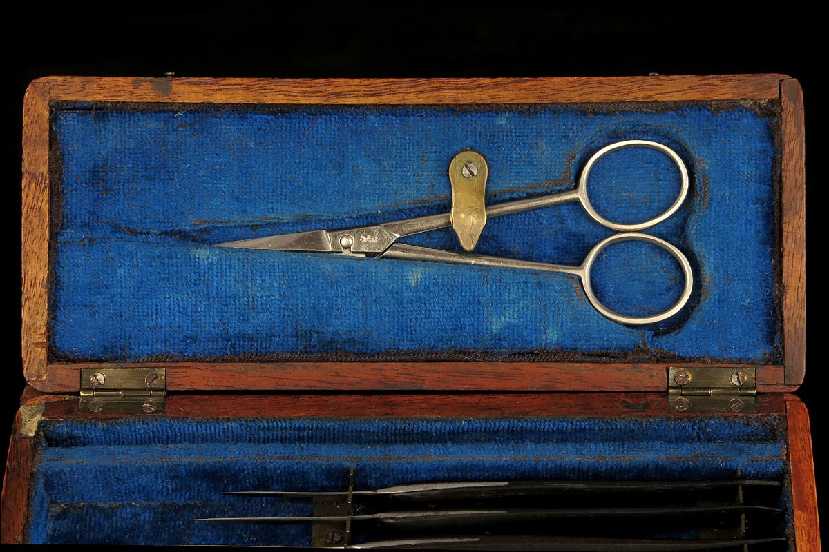 Ancien petit coffret de chirurgie, vers 1880 / Materiel medical / Scientifique-photo-2