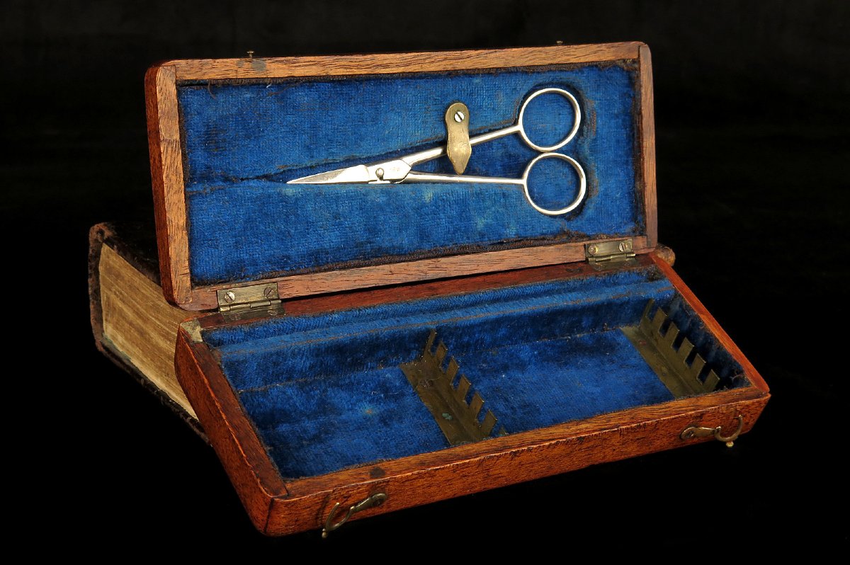 Ancien petit coffret de chirurgie, vers 1880 / Materiel medical / Scientifique-photo-4