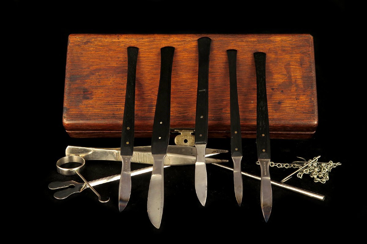 Ancien petit coffret de chirurgie par Walb et Heerlein, vers 1880 / Materiel medical-photo-3